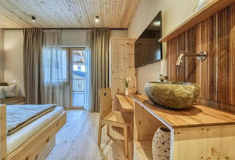 Standard Yhden Hengen Huone Parveke, Eco Bnb & Apartments Bründlerhof
