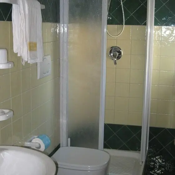Standard Yhden Hengen Huone, Le Pleiadi