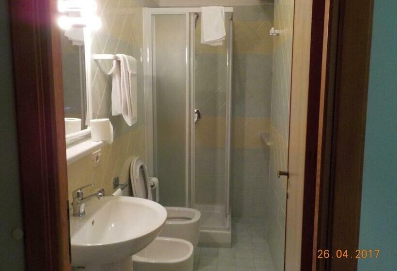 标准单人间, Le Pleiadi