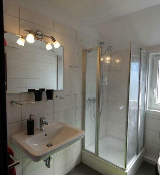 غرفة قياسية, Lindas