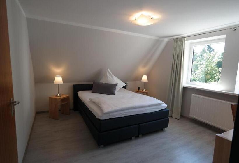 غرفة قياسية فردية, Lindas