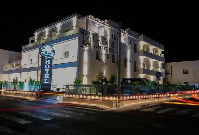 디럭스 트리플 룸, Paladini