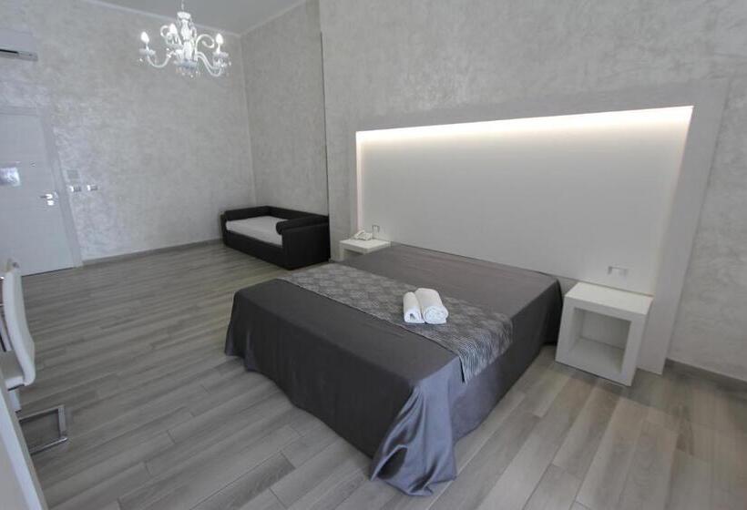 디럭스 트리플 룸, Paladini