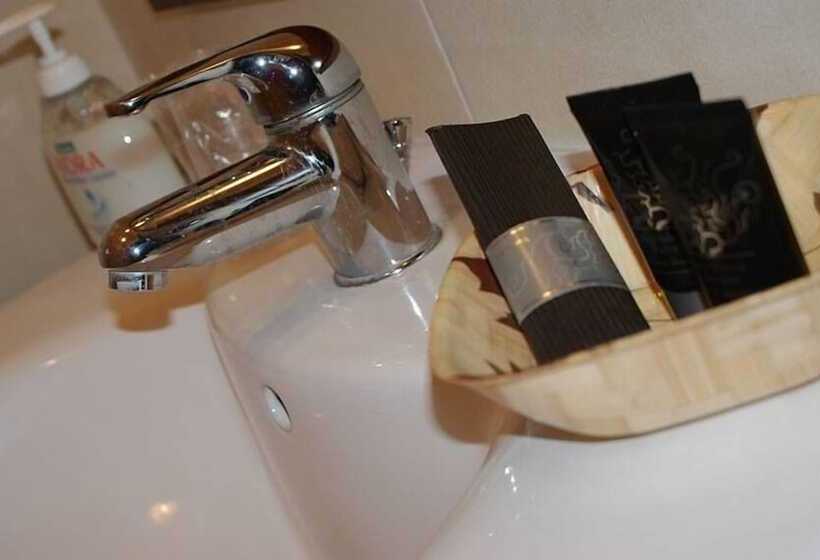 חדר סטנדרט לארבעה, B&b By Filomena