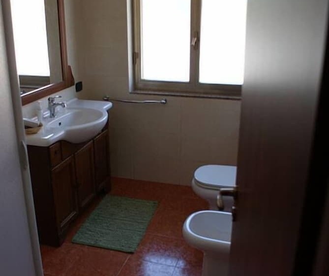 חדר סטנדרט לארבעה, B&b By Filomena