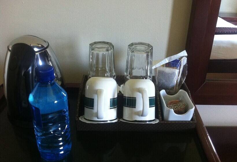 سوئیت پرزیدنت, Desert Sands Motel