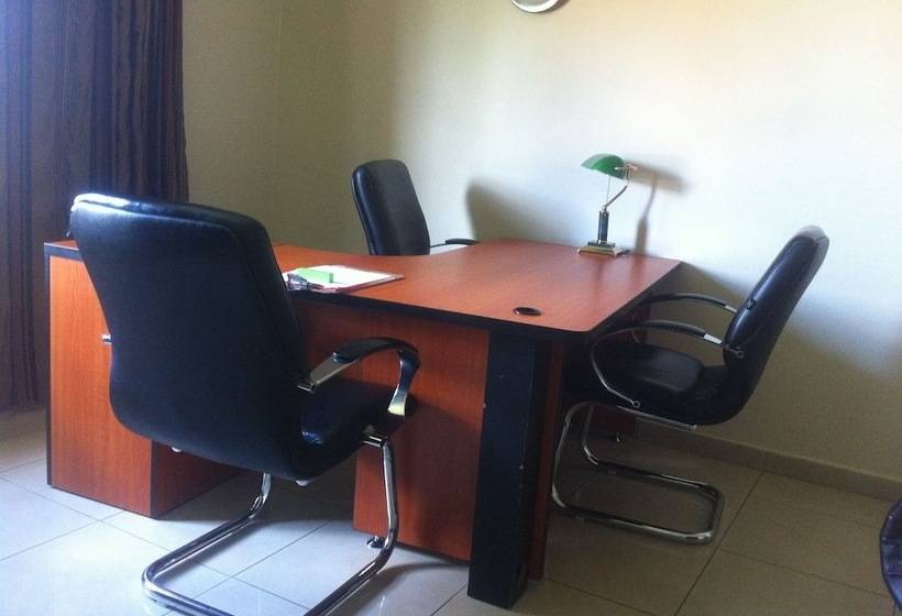 سوئیت پرزیدنت, Desert Sands Motel