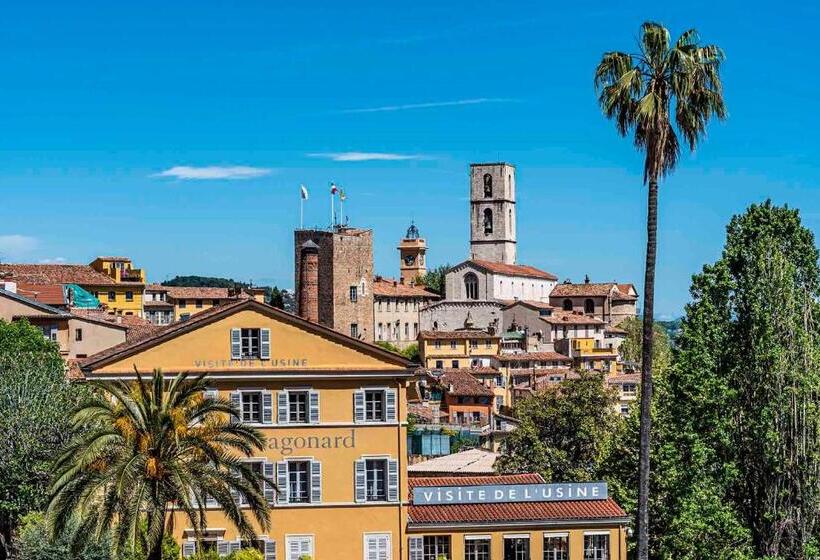 شقة غرفة واحدة, Domaine La Tour Carrée