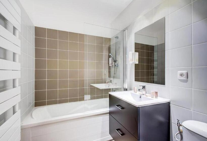 شقة غرفة واحدة, Domaine La Tour Carrée