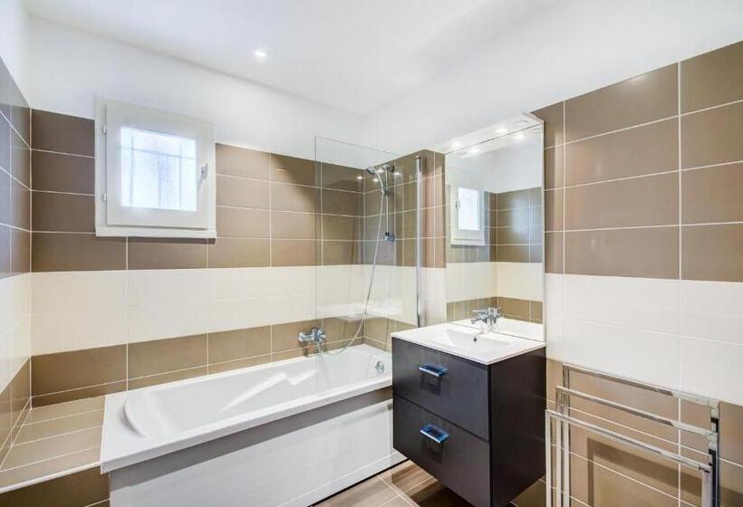 شقة غرفتين, Domaine La Tour Carrée