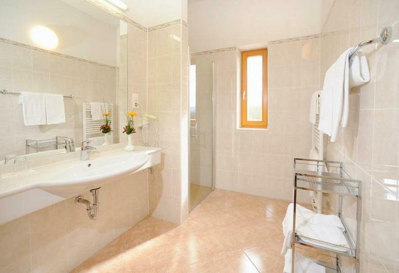 Quarto Familiar, Garni Am Seggauberg