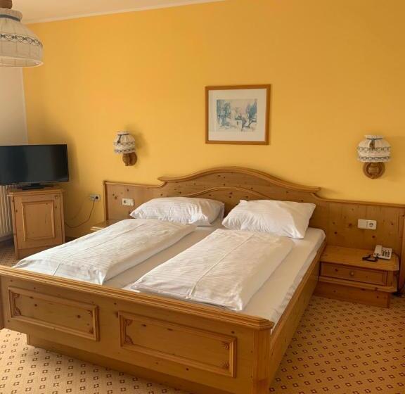 Quarto standard, Garni Am Seggauberg