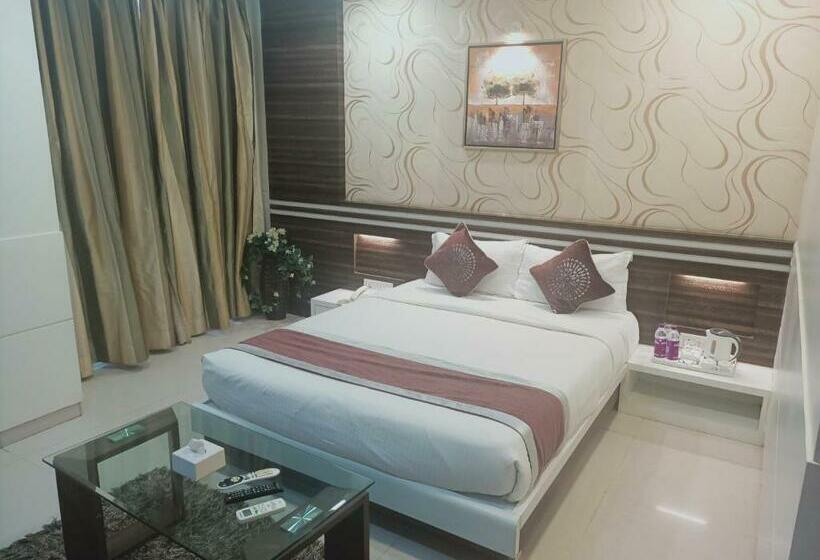 غرفة قياسية, Rudra Shelter International