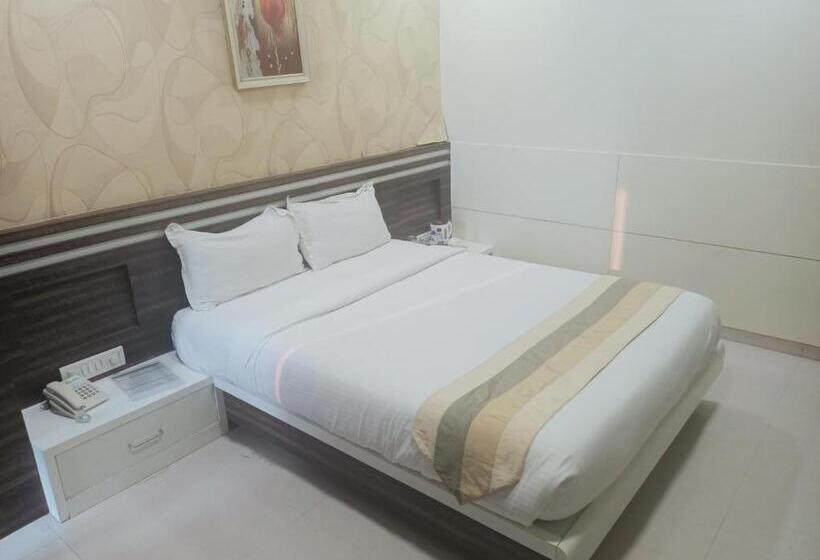 غرفة قياسية, Rudra Shelter International