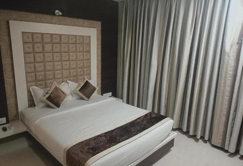 غرفة قياسية, Rudra Shelter International