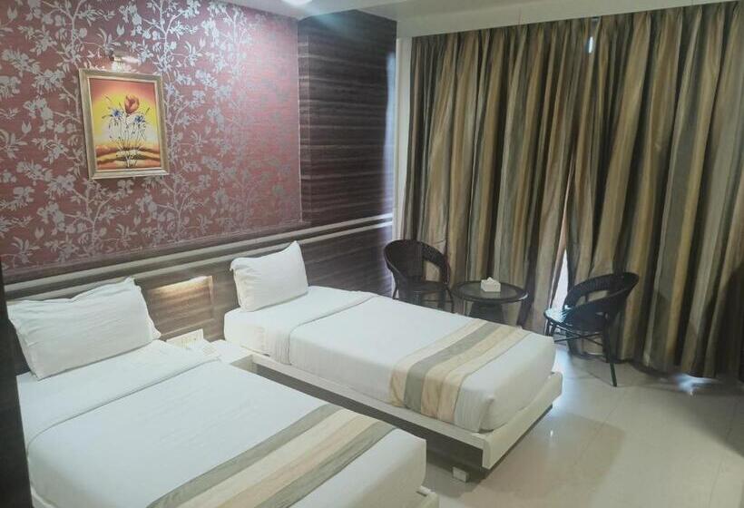 غرفة قياسية, Rudra Shelter International