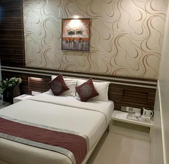 Deluxe-huone, Rudra Shelter International