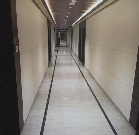 غرفة قياسية, Rudra Shelter International