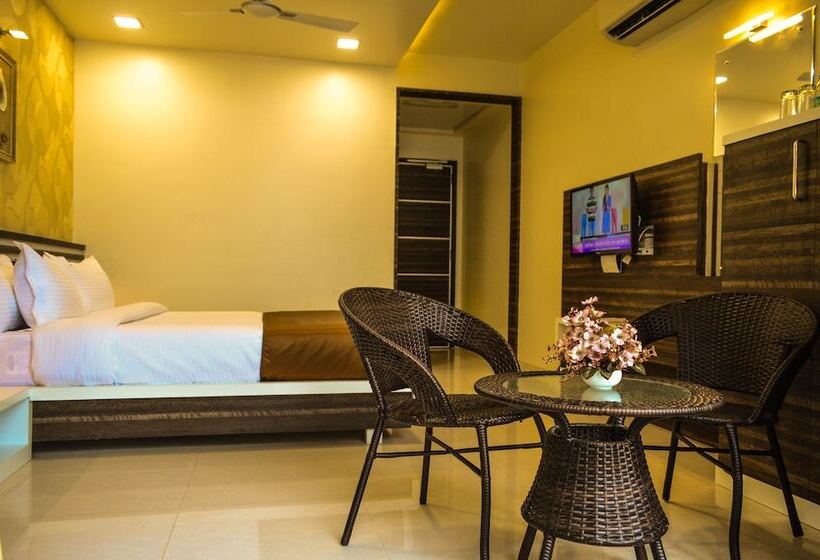 غرفة ديلوكس, Rudra Shelter International