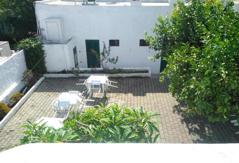 غرفة قياسية فردية, Villa Petrusa