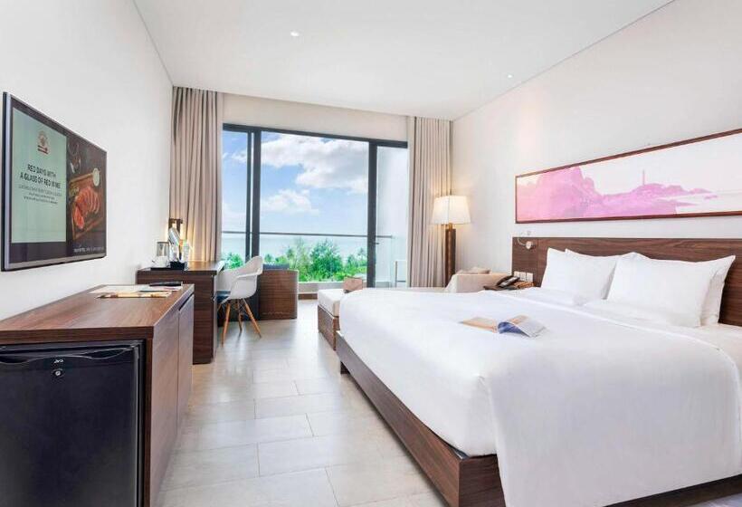 اتاق سوپریور با چشم‌انداز دریا, Novotel Phu Quoc Resort