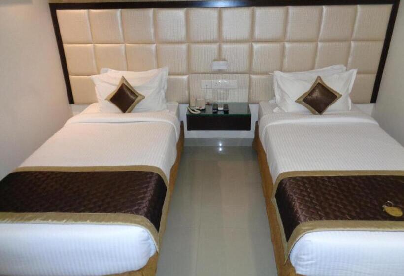 חדר דלוקס, The Avr Hotels & Banquets