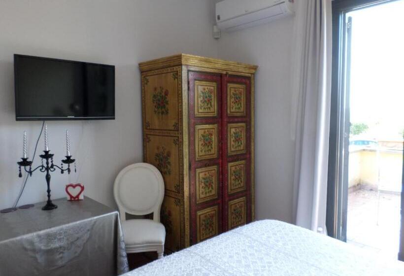 Standard Triple Room with Terrace, B&b Ellera Viterbo