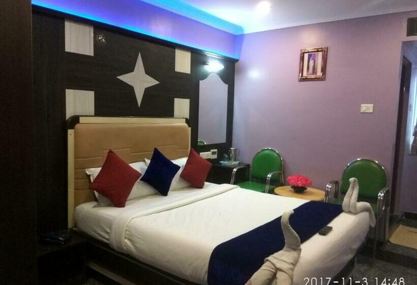 Номер Deluxe, Aakash Residency