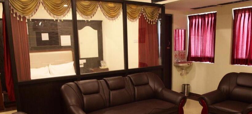 Номер Deluxe, Aakash Residency