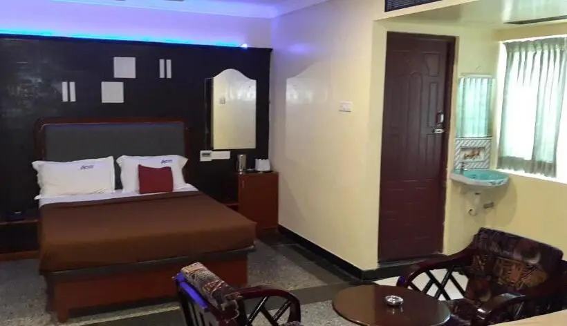 Chambre Familiale, Aakash Residency
