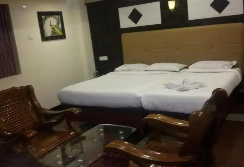 Chambre Familiale, Aakash Residency