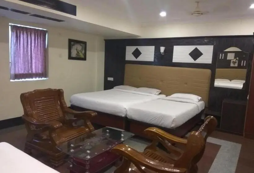Chambre Familiale, Aakash Residency