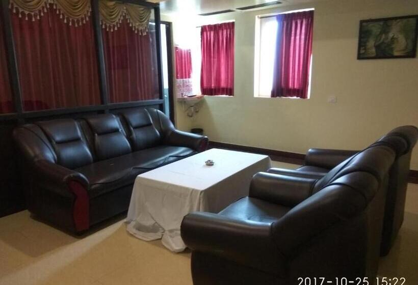 Люкс Повышенной Комфортности, Aakash Residency