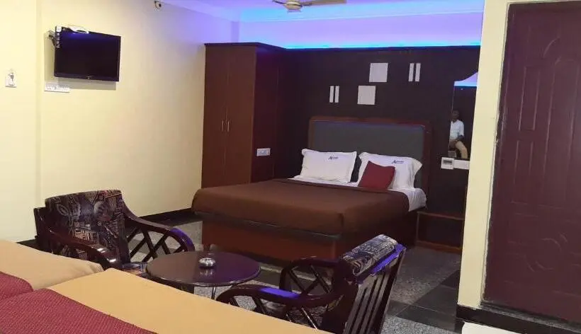 Chambre Familiale, Aakash Residency