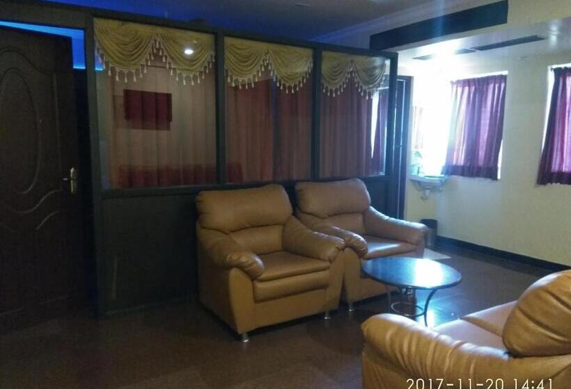 Люкс Повышенной Комфортности, Aakash Residency