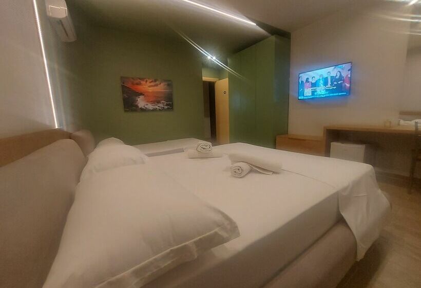 חדר דלוקס לשלושה עם נו לים, Ble Ble Vlore