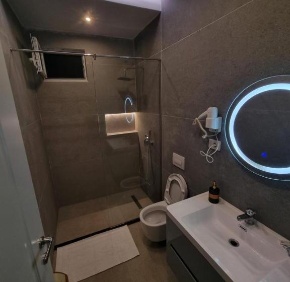 חדר דלוקס לשלושה עם נו לים, Ble Ble Vlore