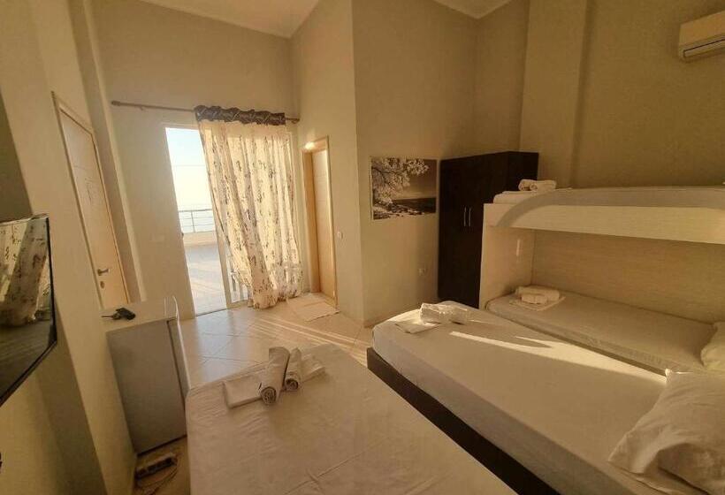 חדר סטנדרט לארבעה נוף לים, Ble Ble Vlore