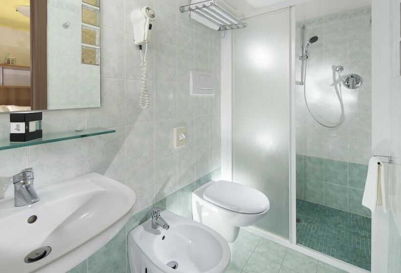 غرفة كومفورت, Buona Fortuna