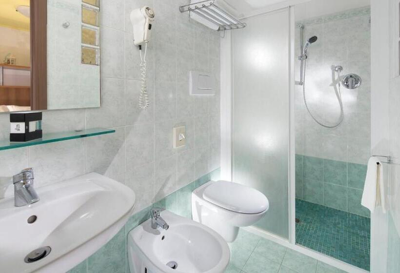 غرفة كومفورت, Buona Fortuna