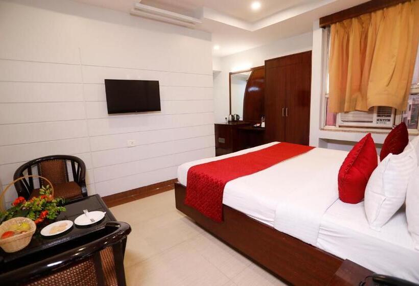 エクゼクティブルーム, Dolphin International