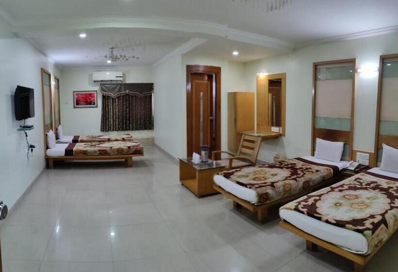 חדר דלוקס לשלושה, Easy Retreat