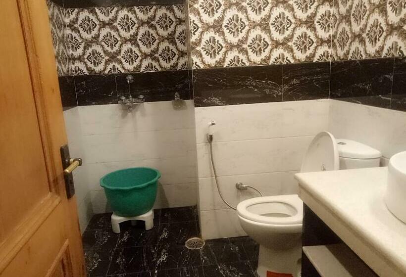 Quarto deluxe, Nek