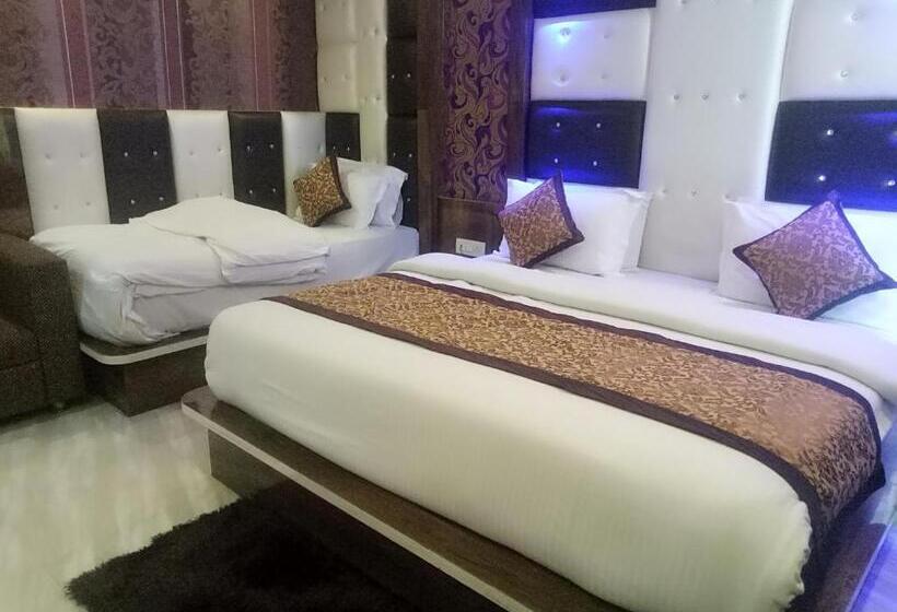 Suite Familiar, Nek