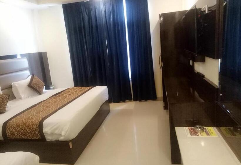 Suite Familiar, Nek