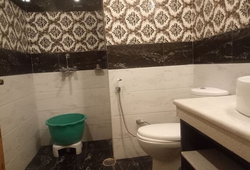 Quarto Triplo Superior, Nek