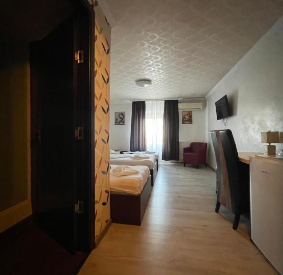 اتاق استاندارد سه نفره, Prestige