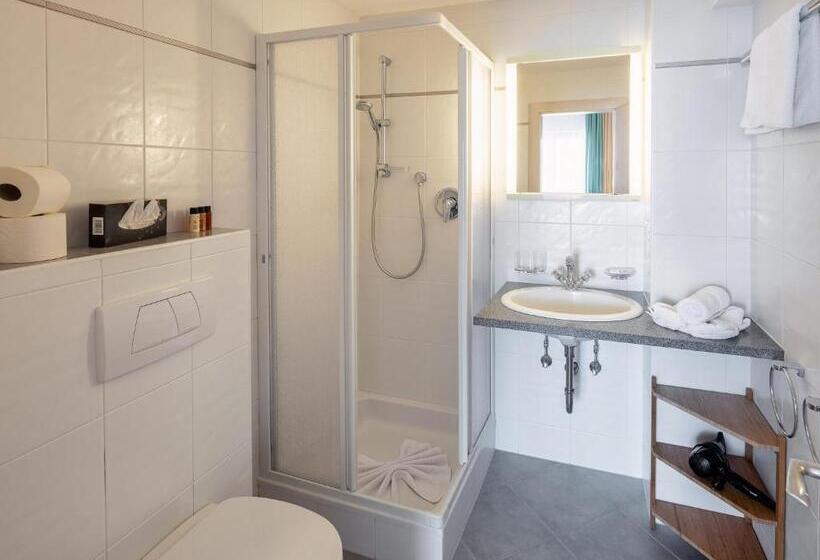 スイート, Regina