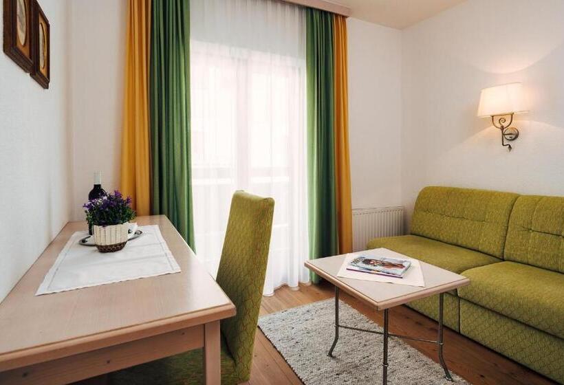 スイート, Regina