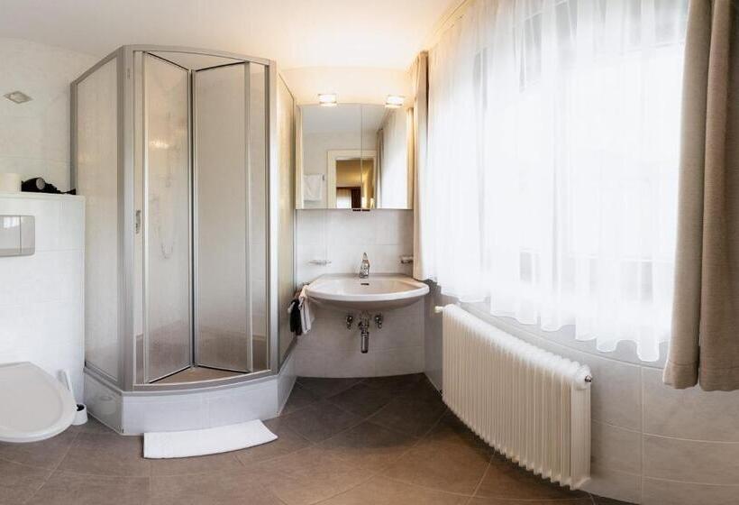 スイート, Regina